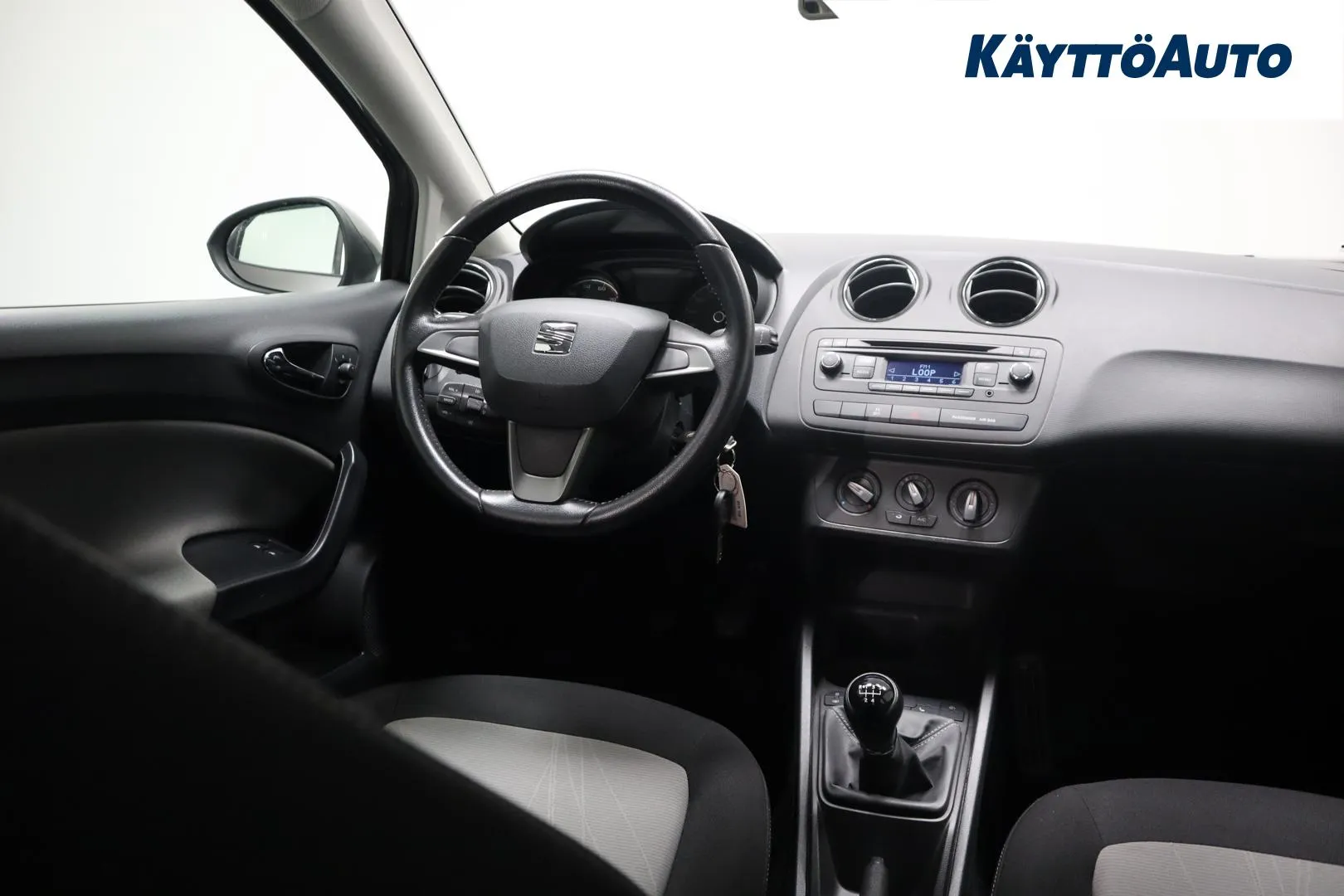 Seat Ibiza BSL-638 carousel image