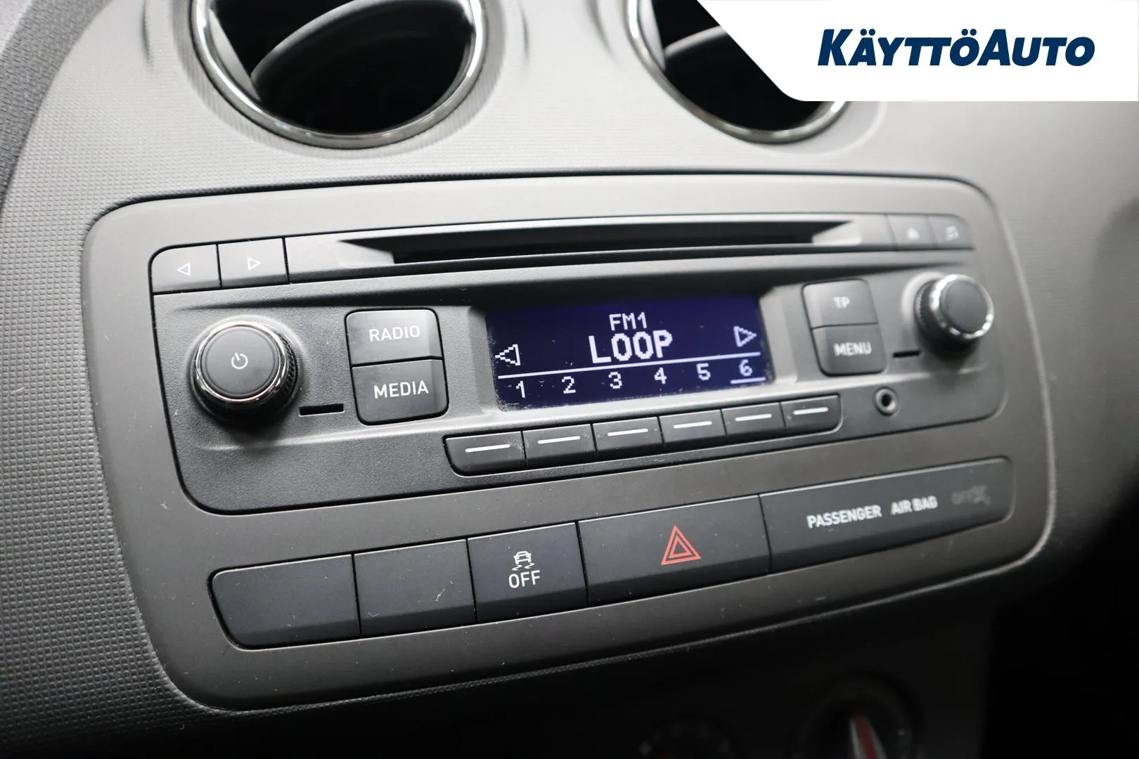 Seat Ibiza BSL-638 carousel image