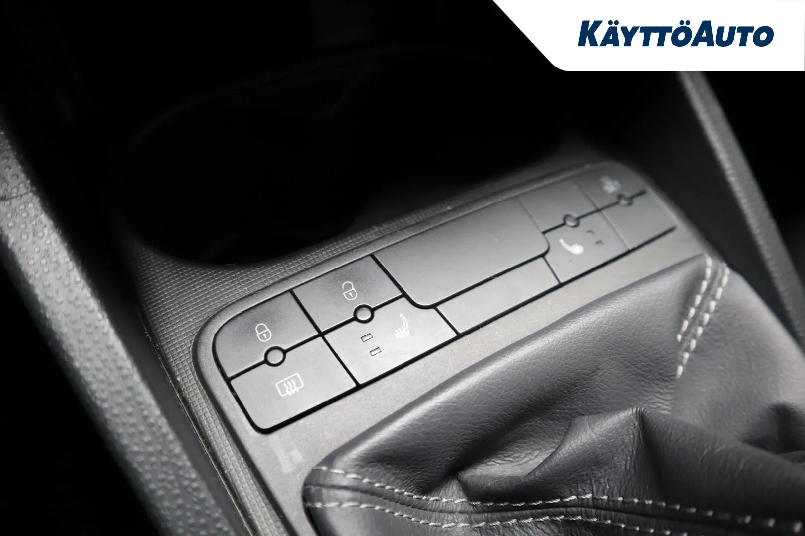 Seat Ibiza BSL-638 carousel image