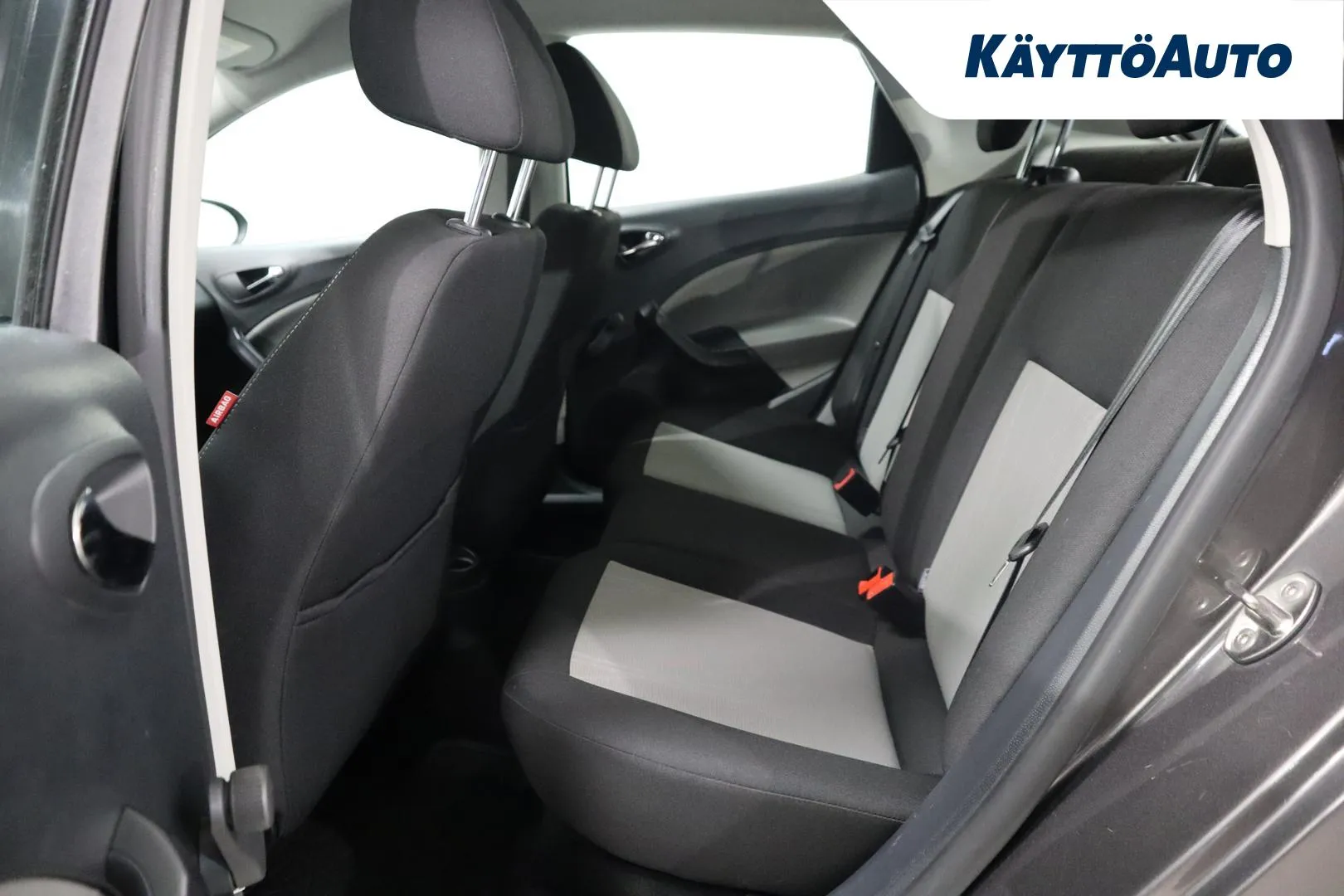 Seat Ibiza BSL-638 carousel image