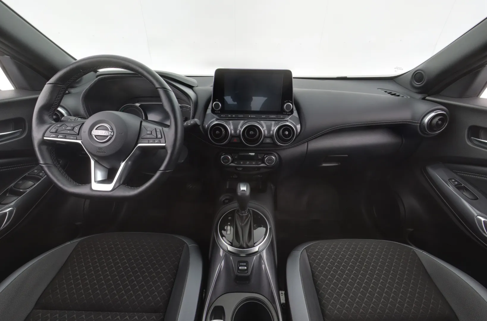 NISSAN Juke NNF-975 carousel image