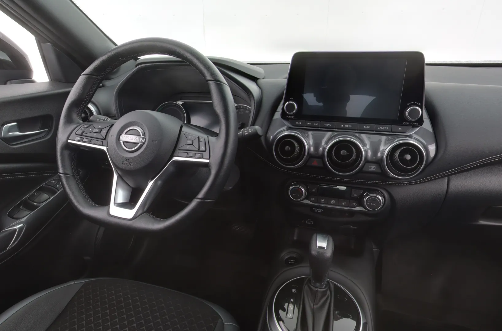 NISSAN Juke NNF-975 carousel image