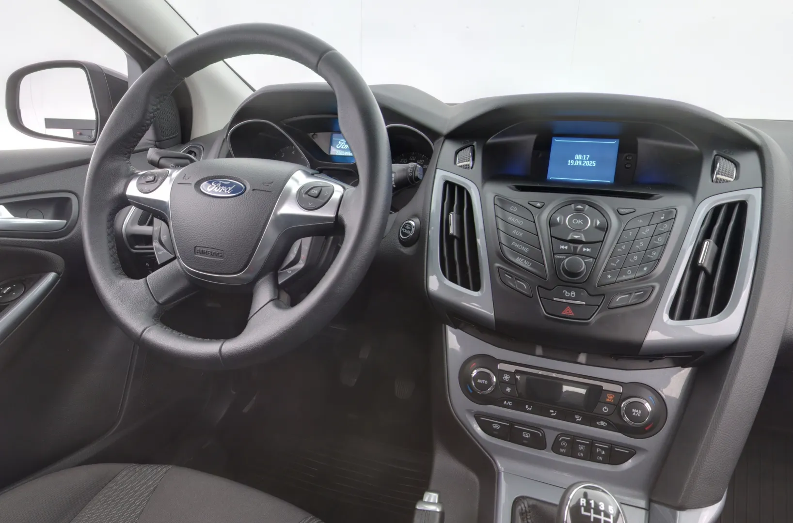 FORD Focus EMC-504 carousel image