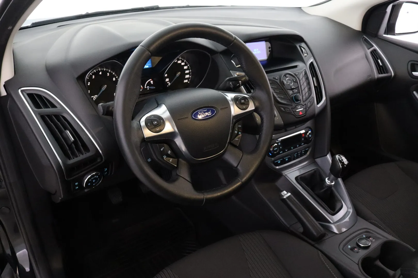 FORD Focus EMC-504 carousel image