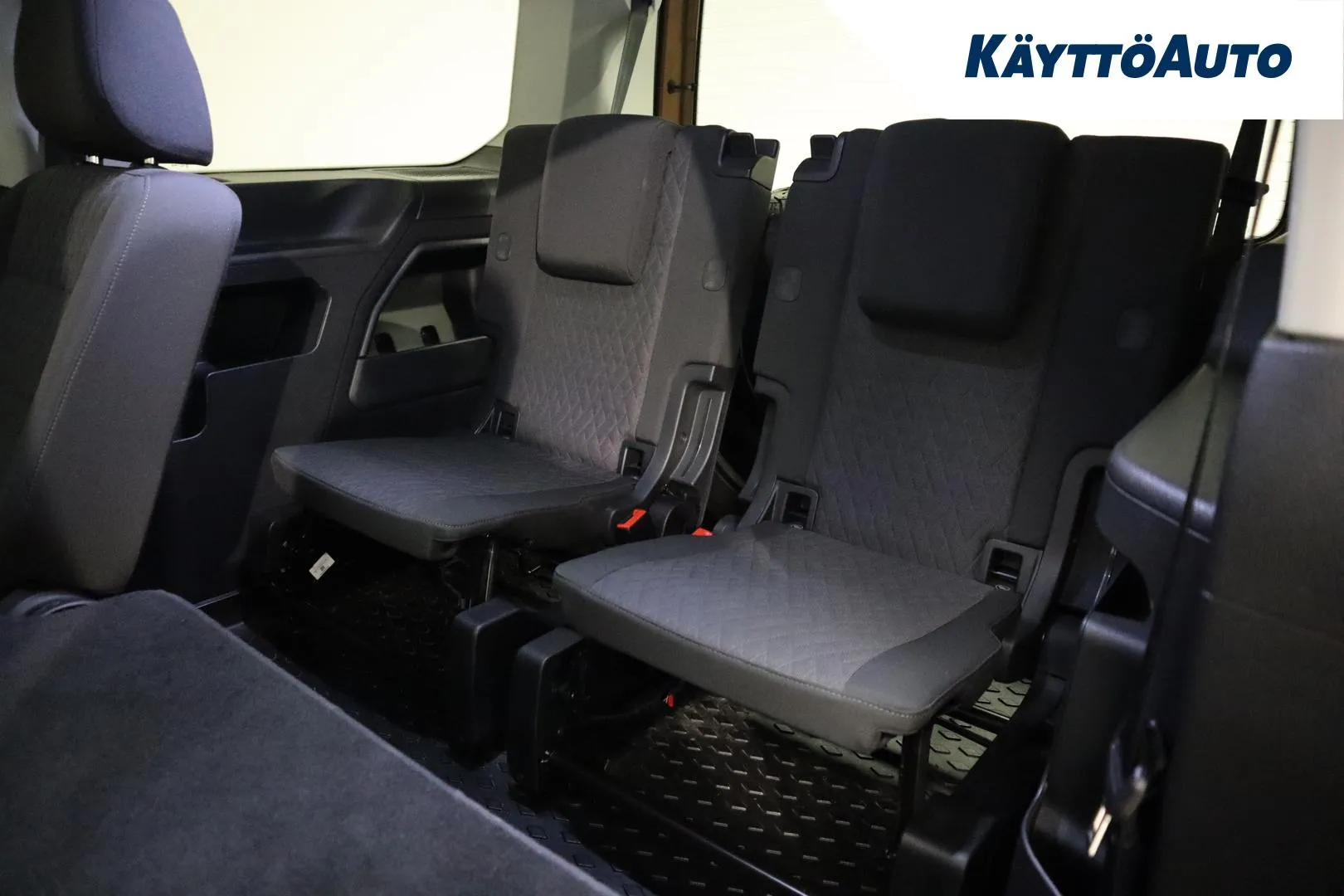 Volkswagen Caddy ZNP-346 carousel image