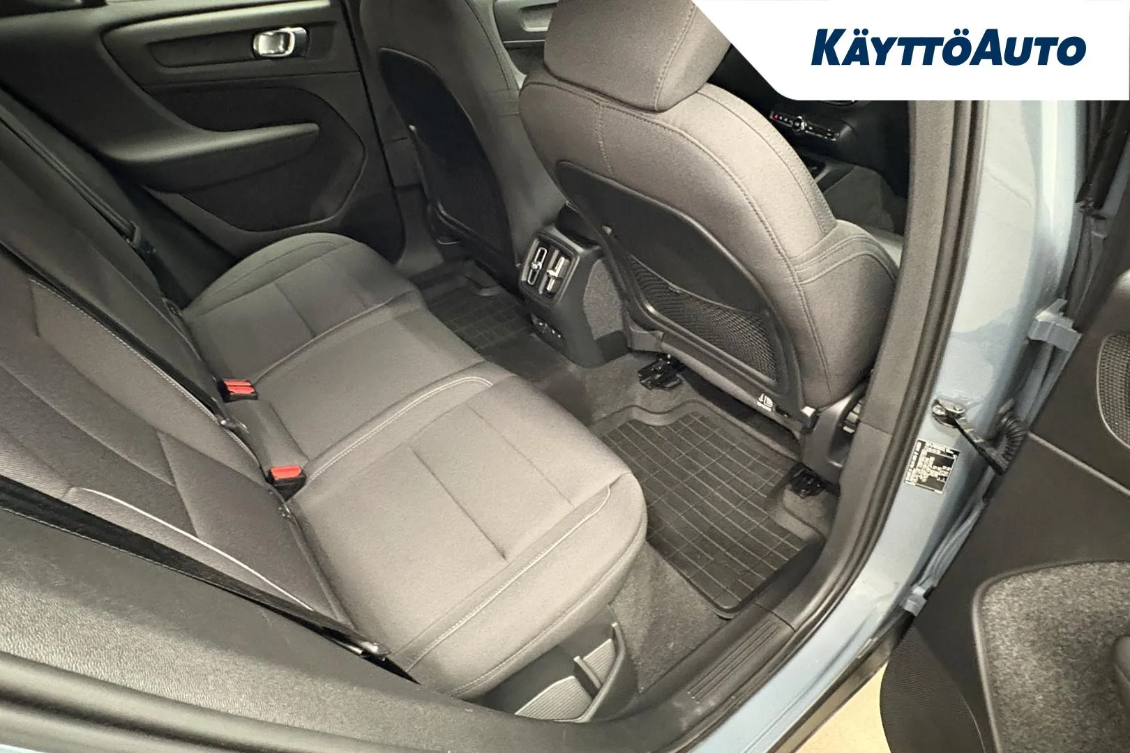 VOLVO XC40 YLY-793 carousel image