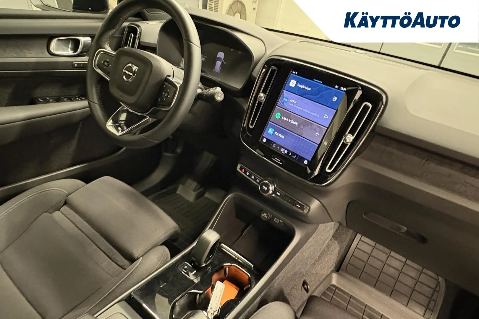 VOLVO XC40 YLY-793 carousel image