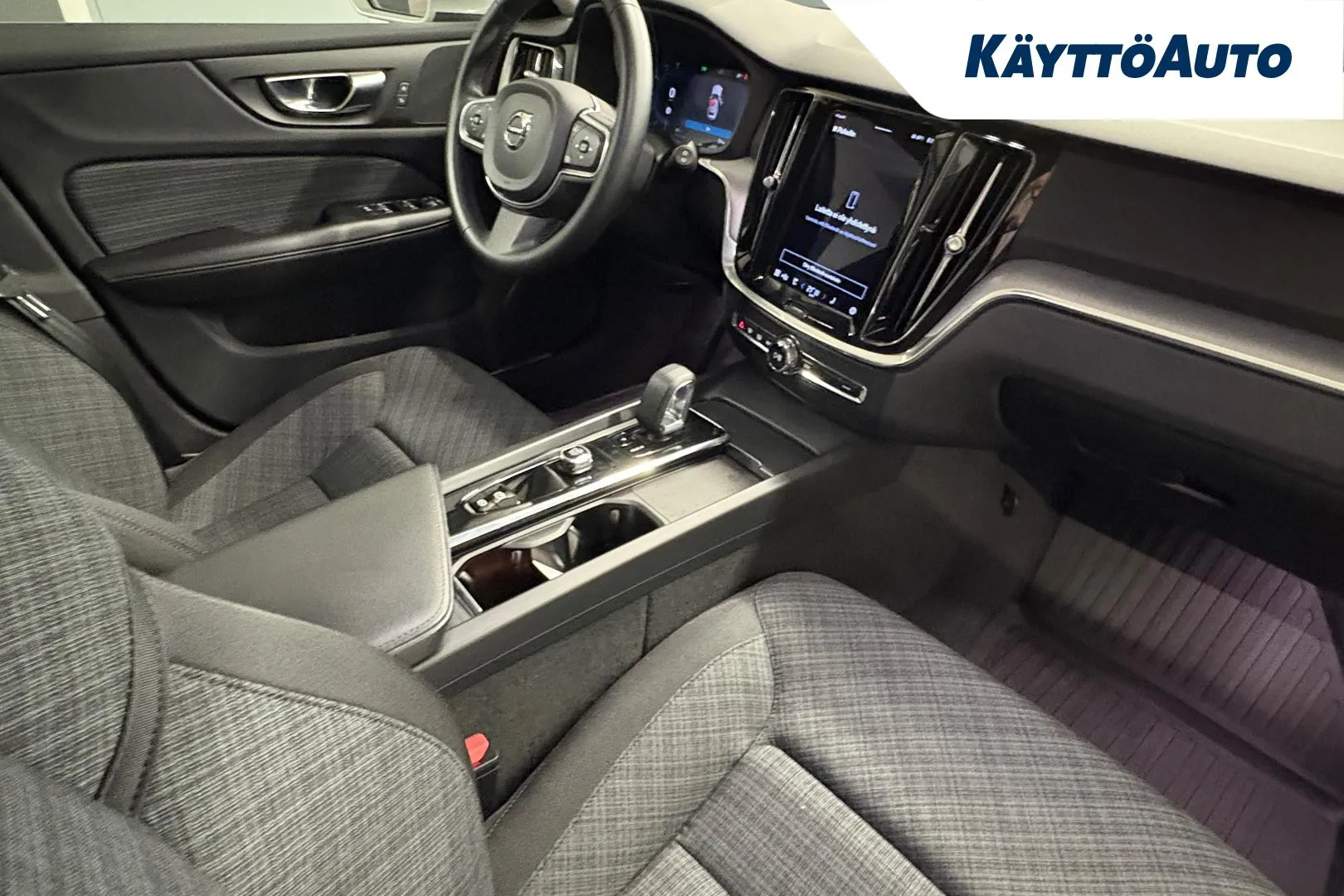 VOLVO V60 RUZ-417 carousel image