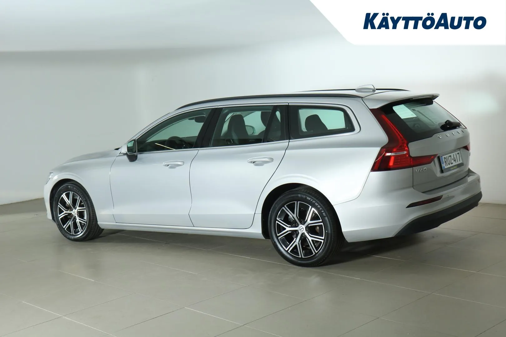 VOLVO V60 RUZ-417 carousel image