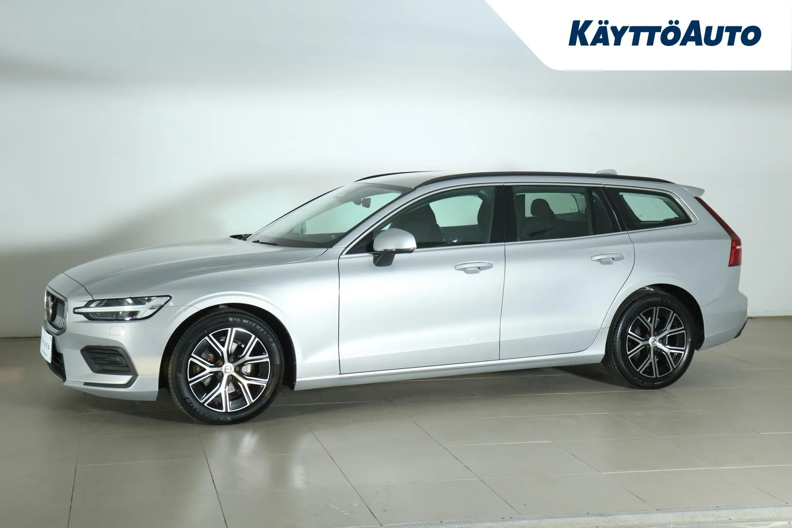 VOLVO V60 RUZ-417 carousel image