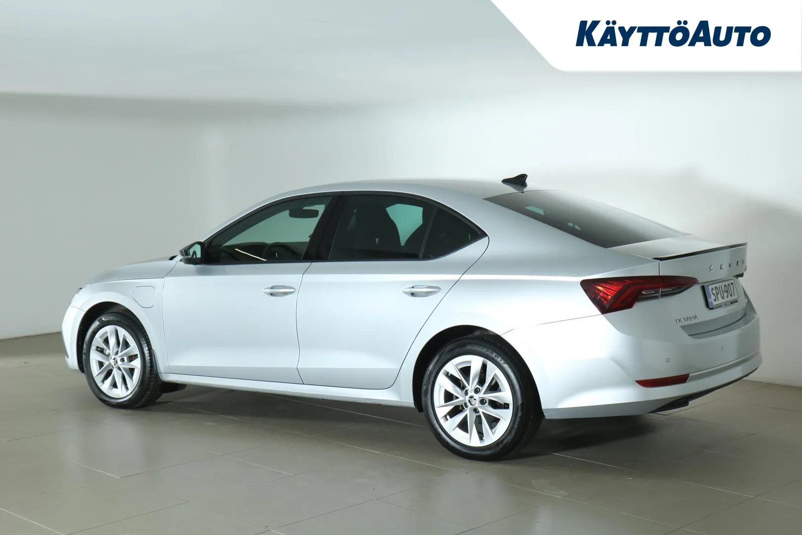 SKODA Octavia SPU-907 carousel image