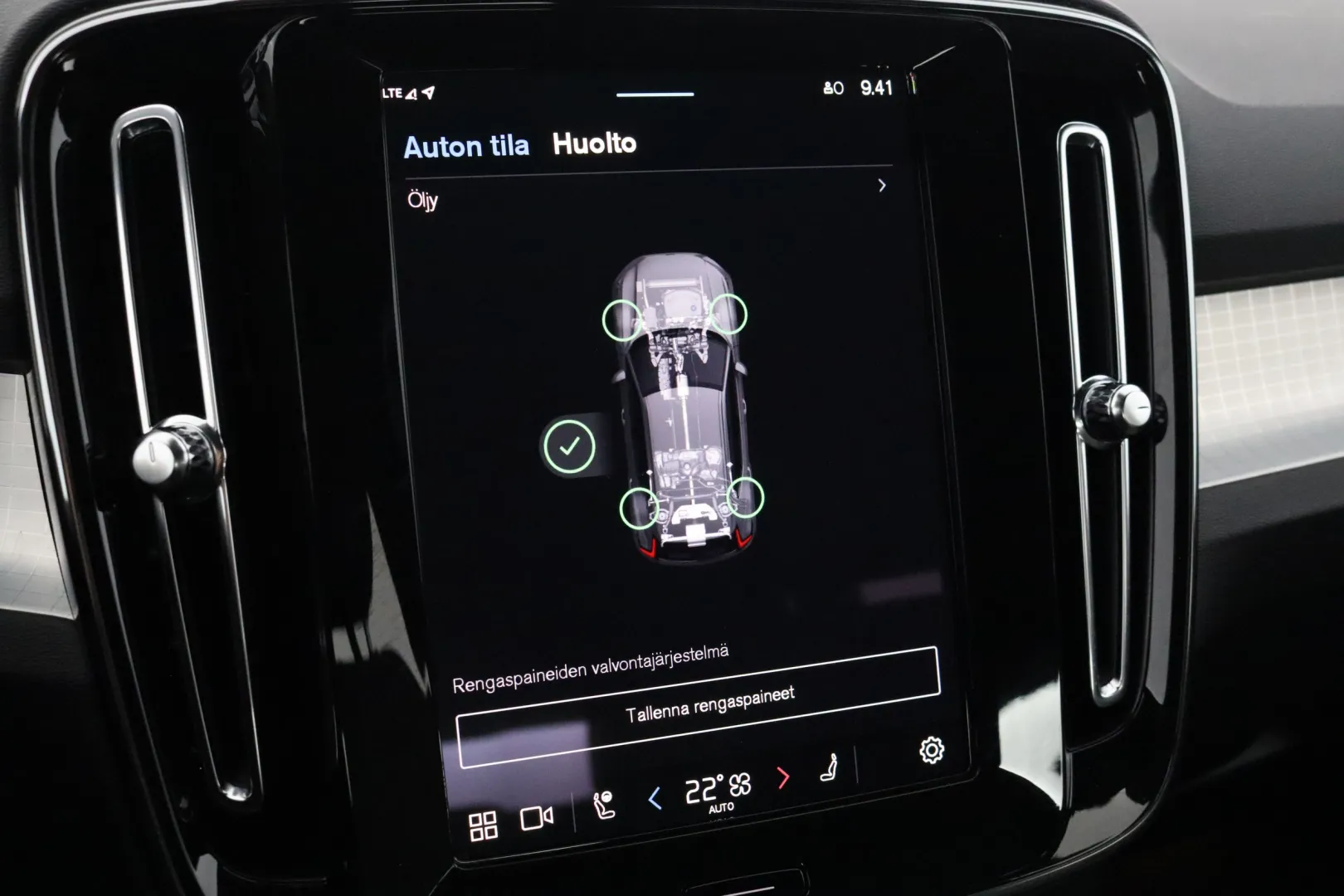 VOLVO XC40 CRU-245 carousel image