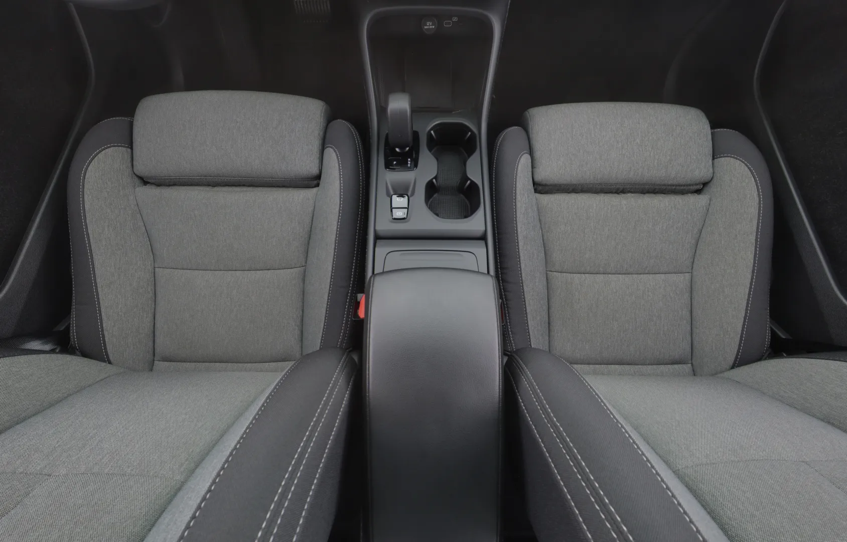 VOLVO XC40 CRU-245 carousel image