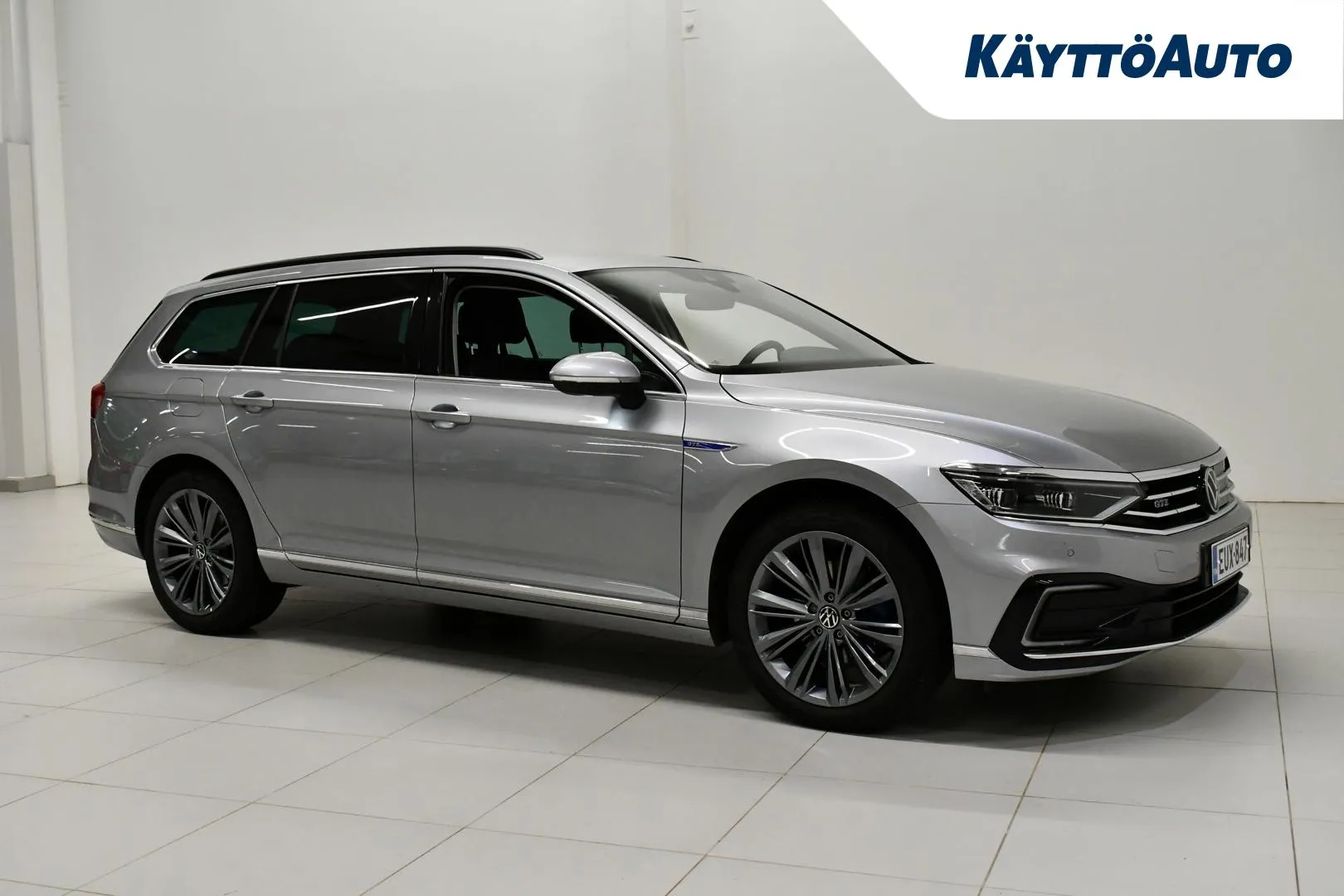 VOLKSWAGEN Passat EUX-847 carousel image