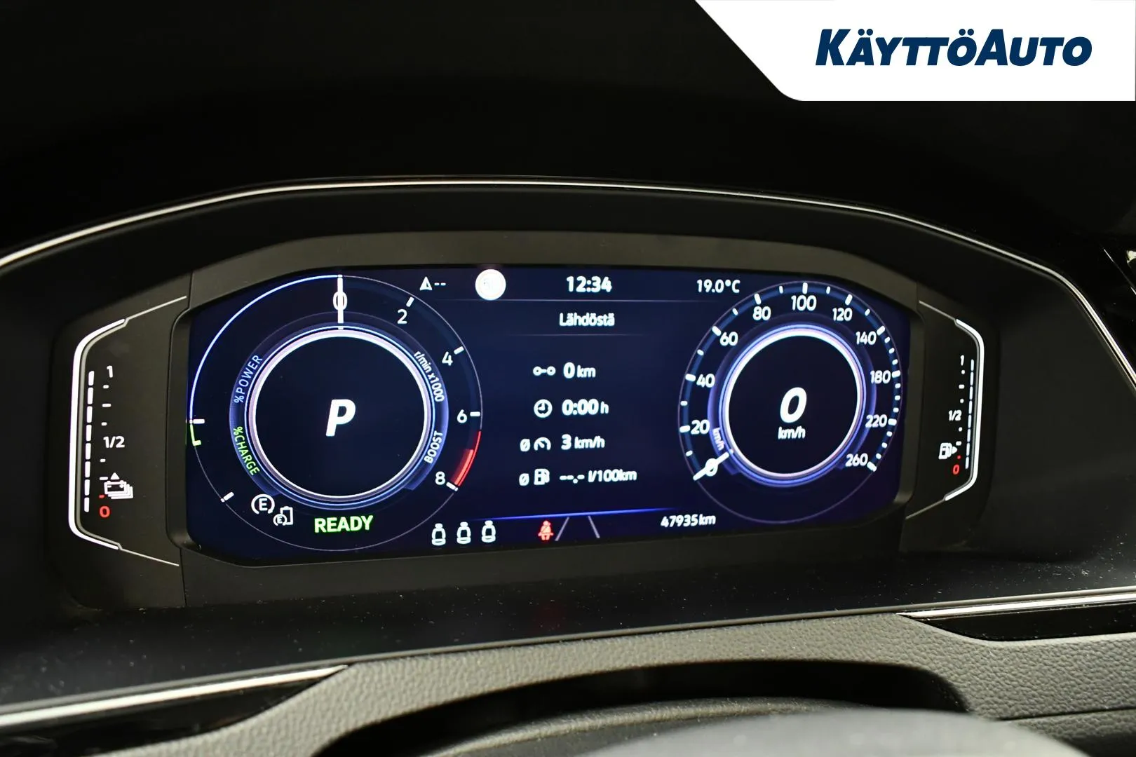 VOLKSWAGEN Passat EUX-847 carousel image