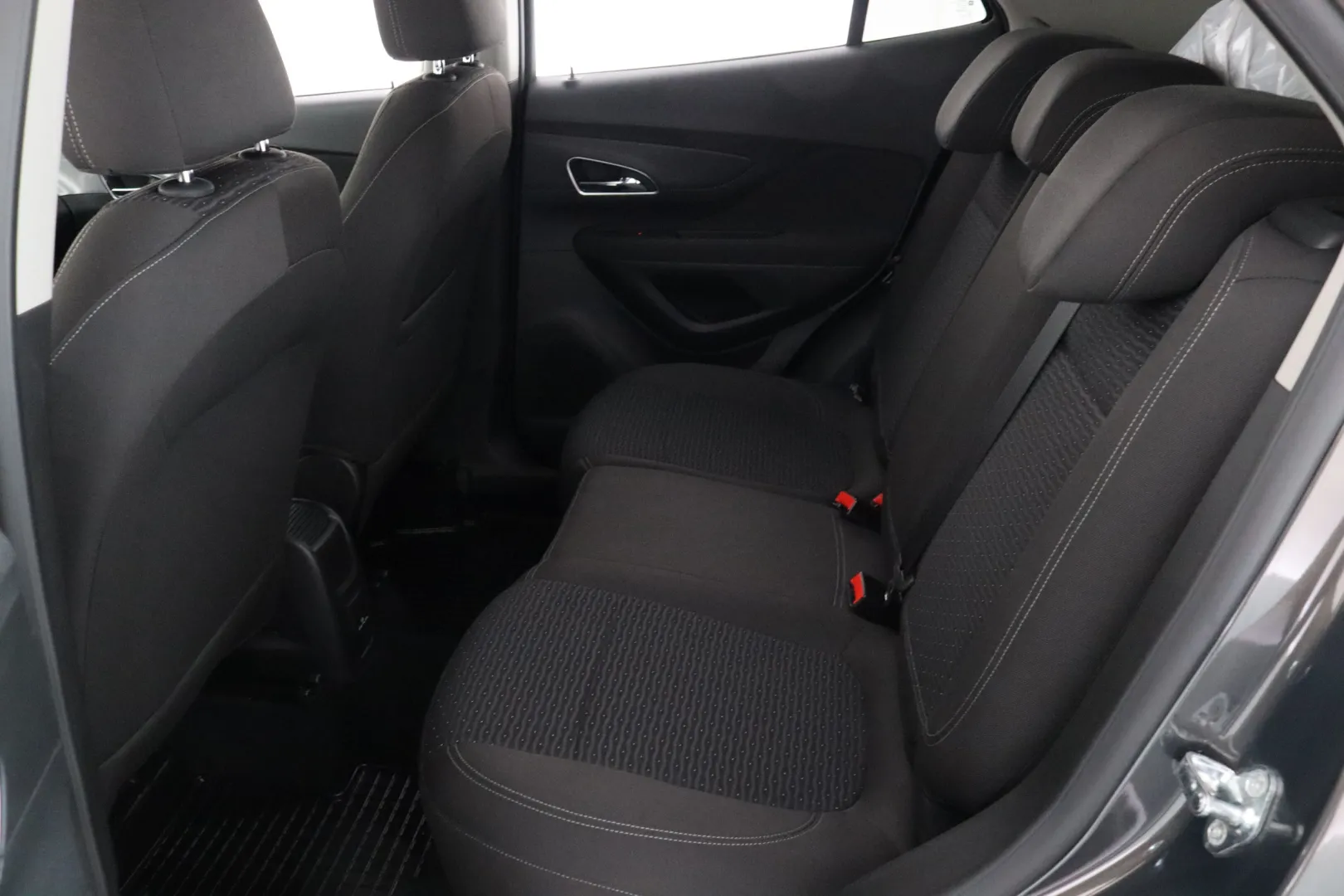 OPEL Mokka YIX-751 carousel image