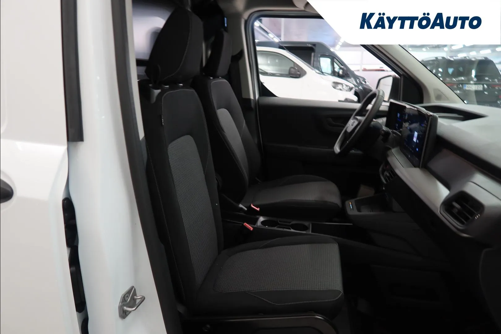 Ford Transit Courier JOB-176 carousel image