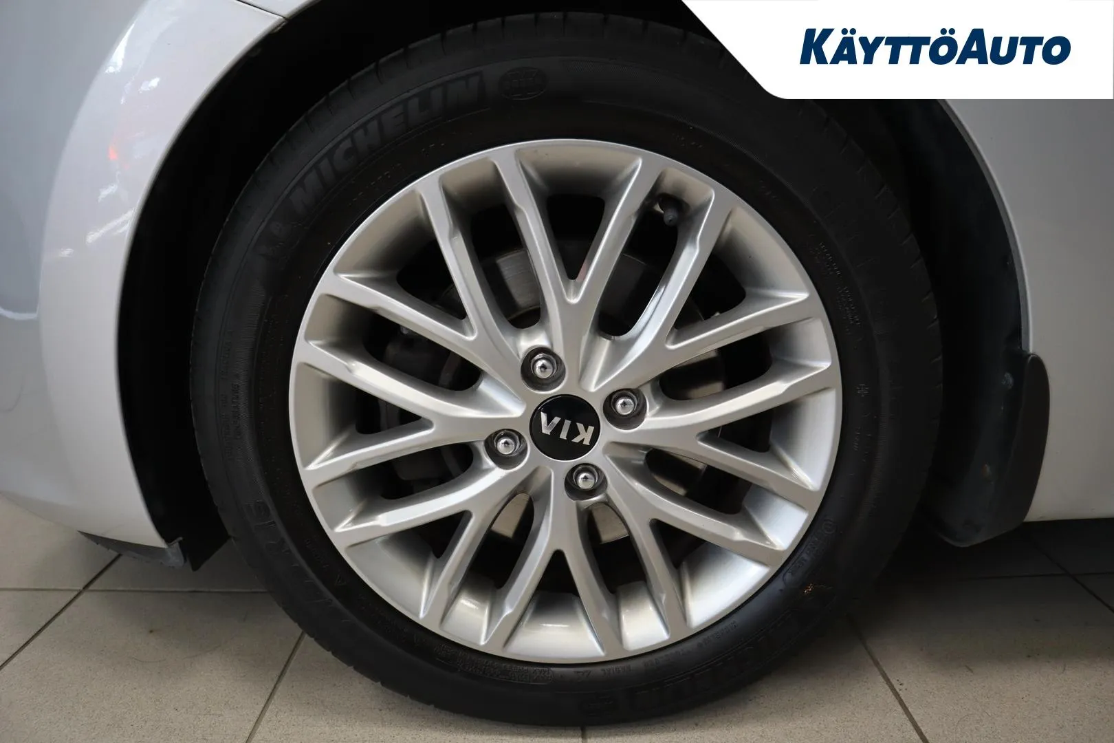 KIA Rio YLP-443 carousel image