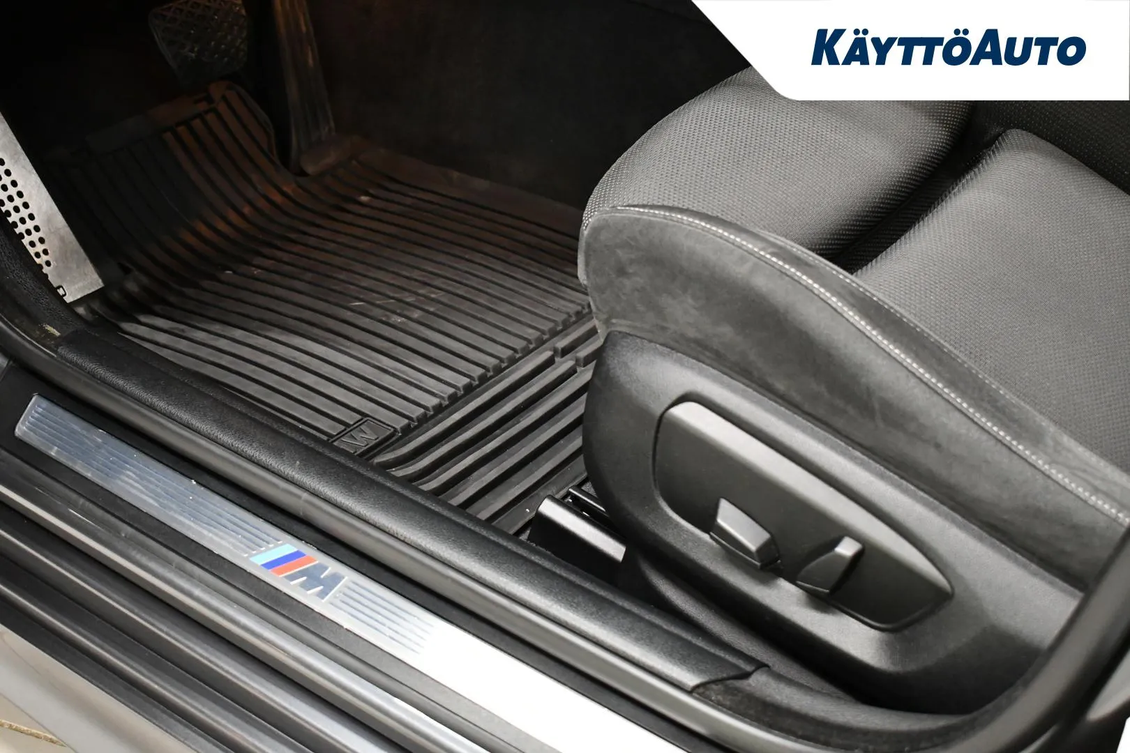 BMW 520 EPX-537 carousel image