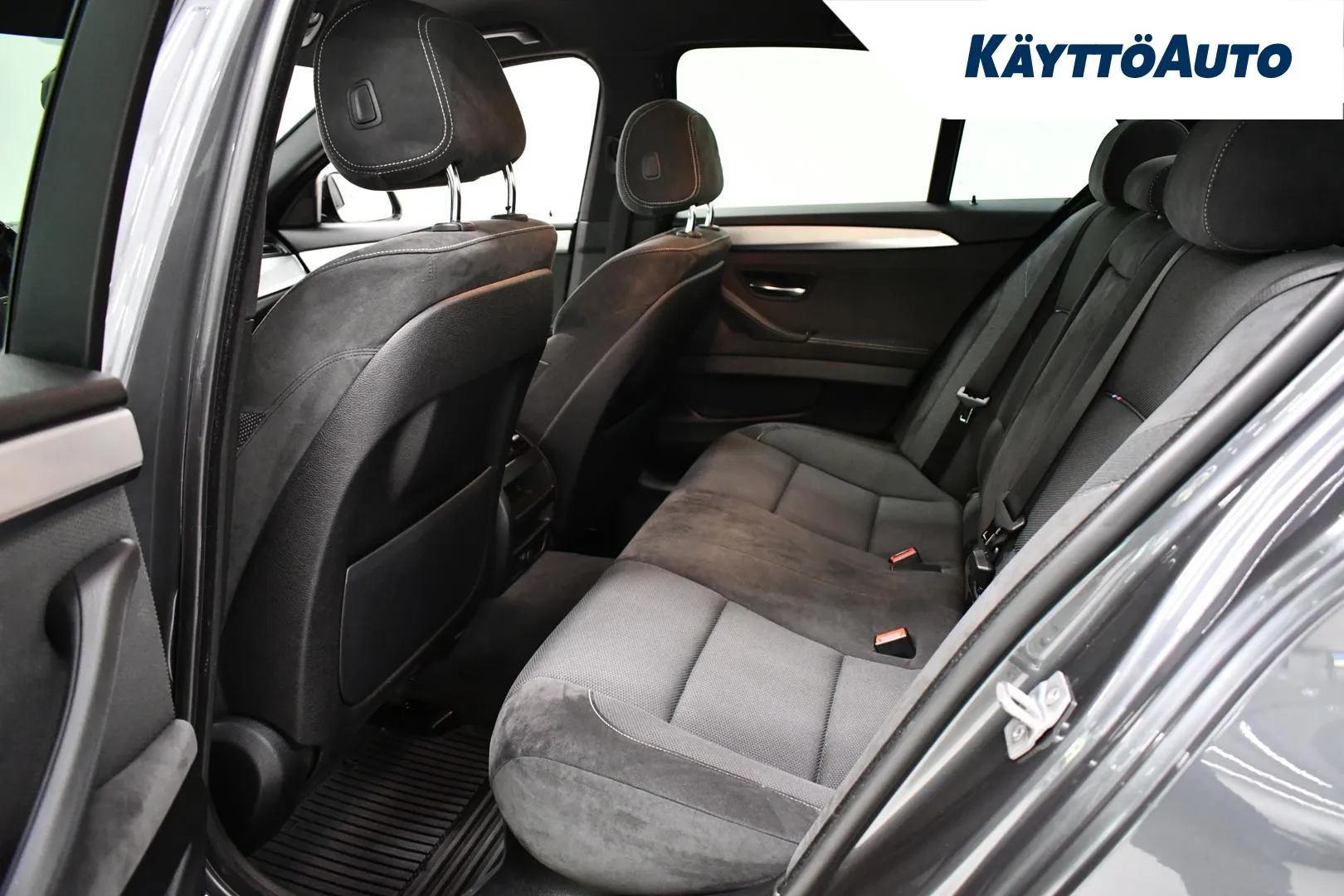 BMW 520 EPX-537 carousel image