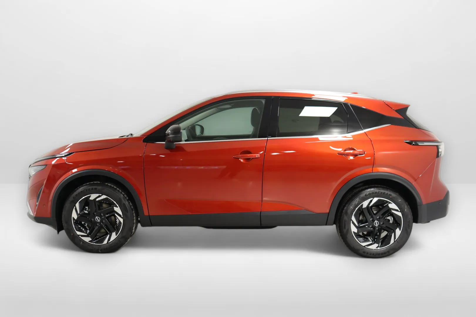 Nissan Qashqai GRN-125 carousel image