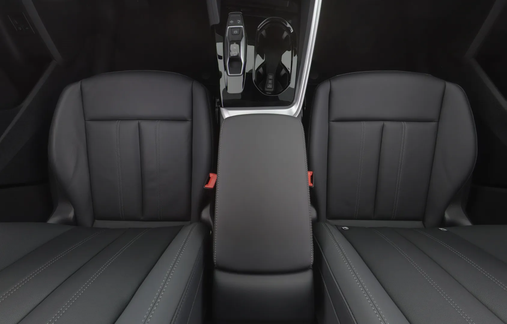 AUDI Q5 ZPS-113 carousel image