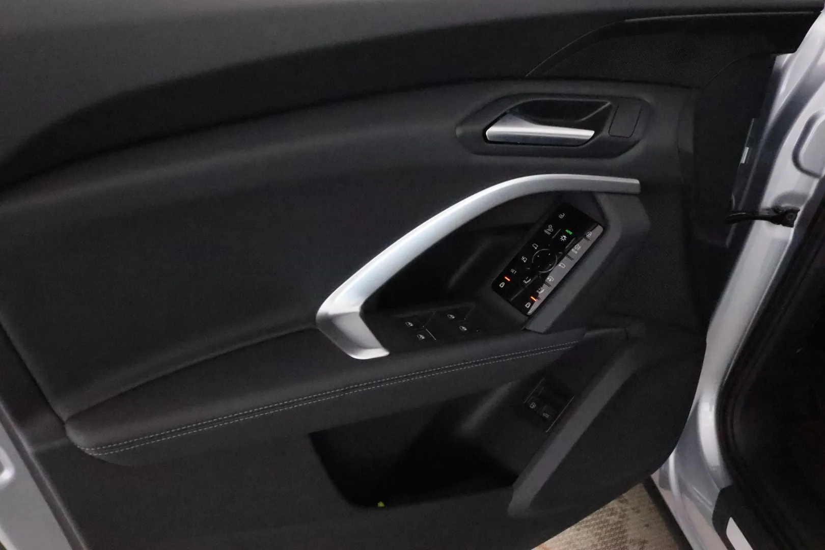 AUDI Q5 ZPS-113 carousel image