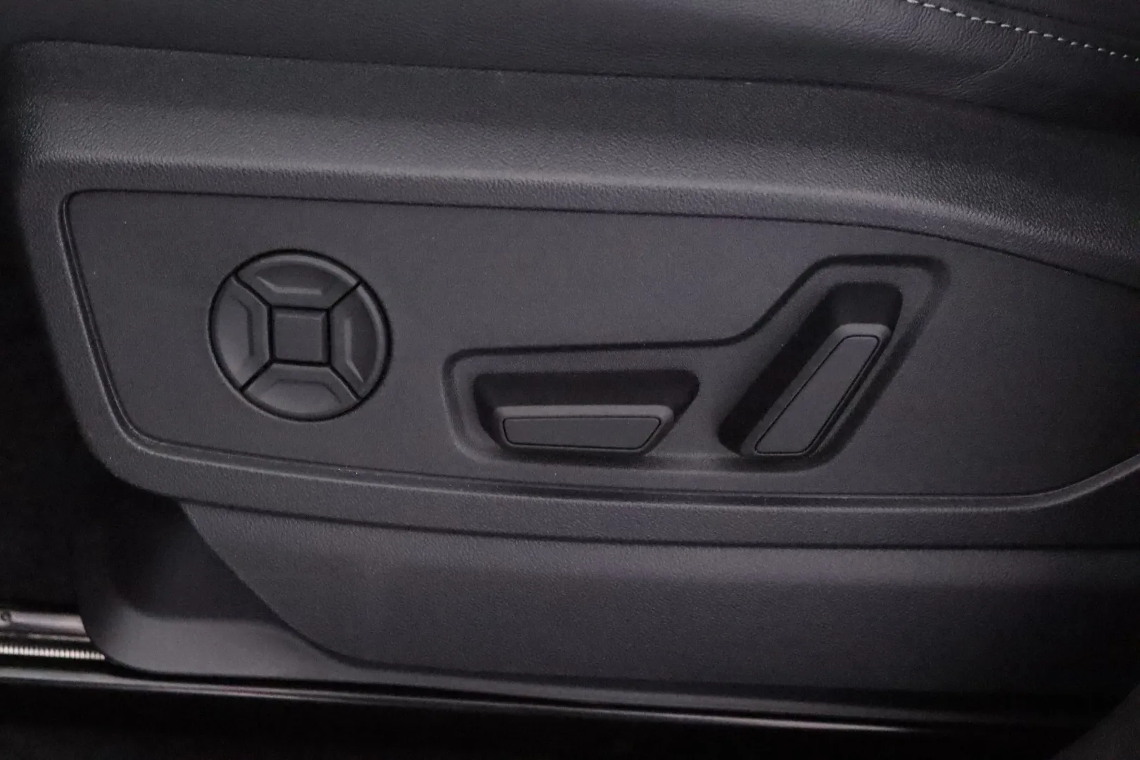 AUDI Q5 ZPS-113 carousel image