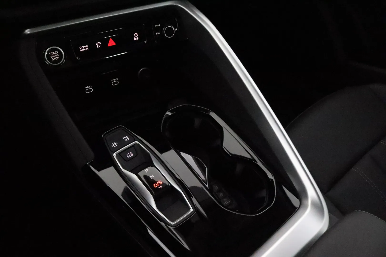 AUDI Q5 ZPS-113 carousel image