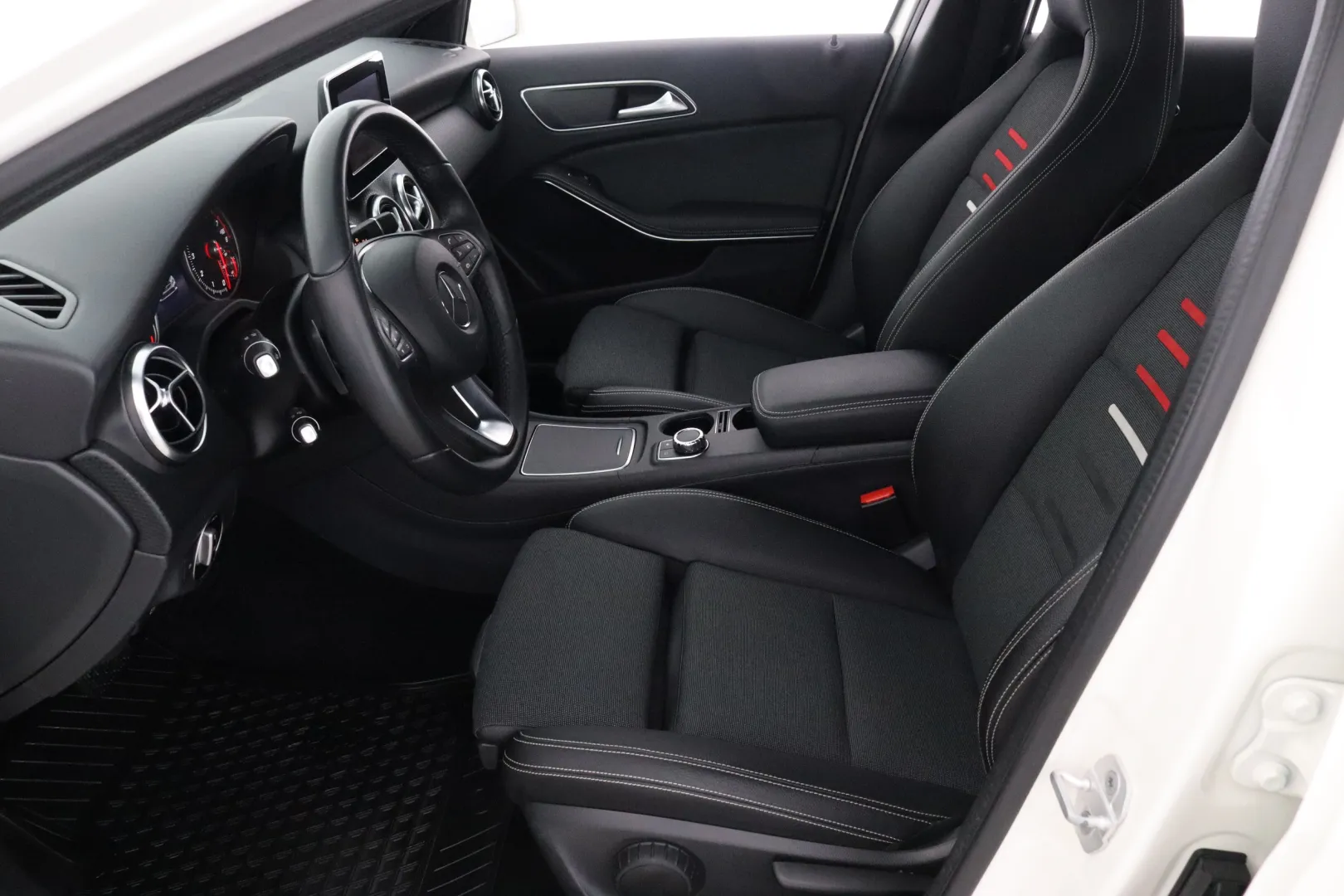 MERCEDES-BENZ A BUX-657 carousel image