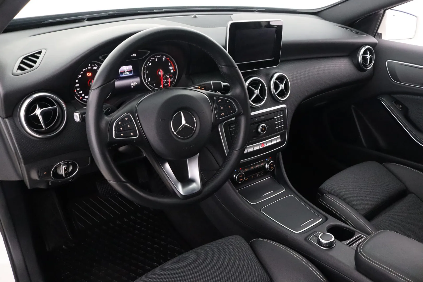 MERCEDES-BENZ A BUX-657 carousel image