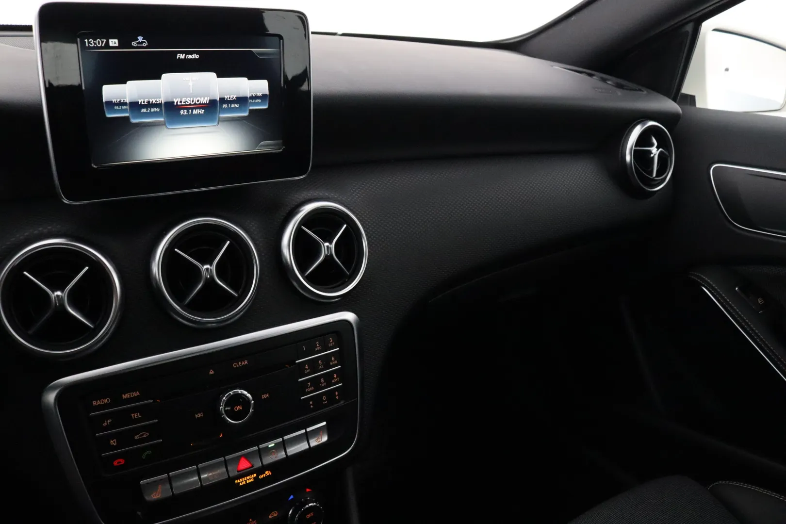 MERCEDES-BENZ A BUX-657 carousel image
