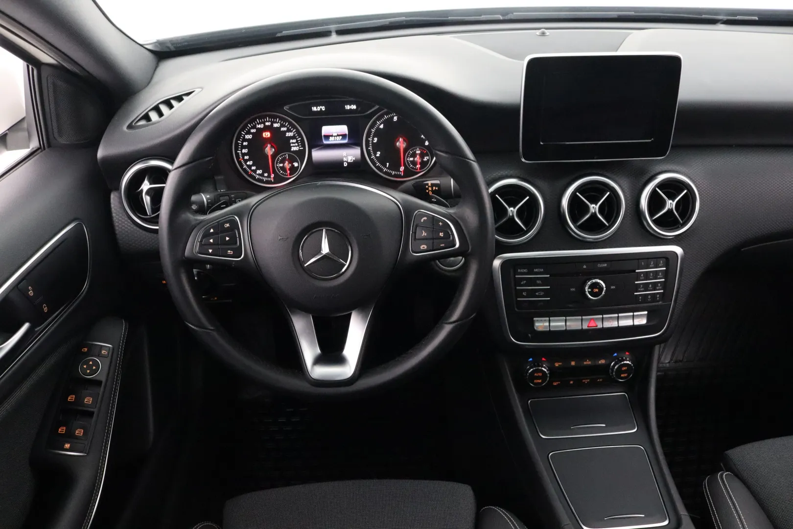MERCEDES-BENZ A BUX-657 carousel image