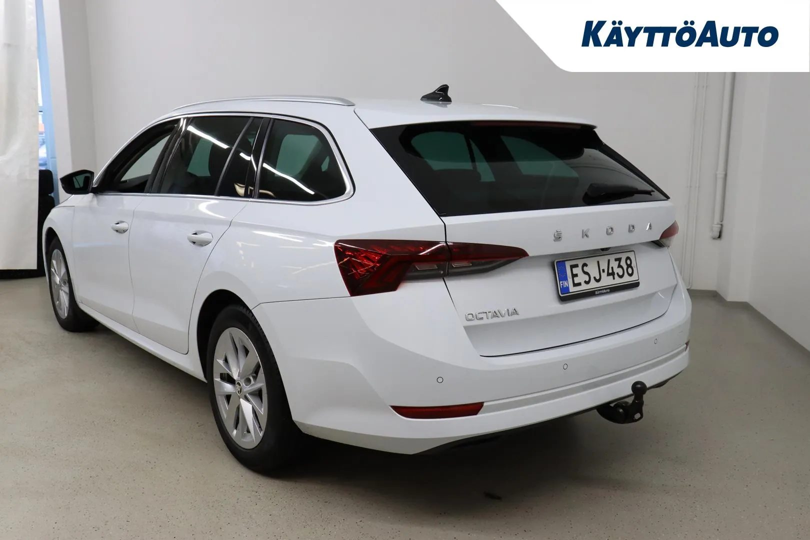Skoda Octavia ESJ-438 carousel image