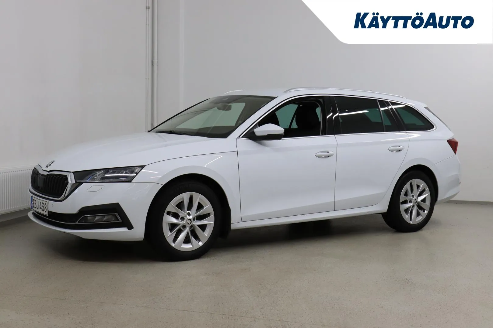 Skoda Octavia ESJ-438 carousel image