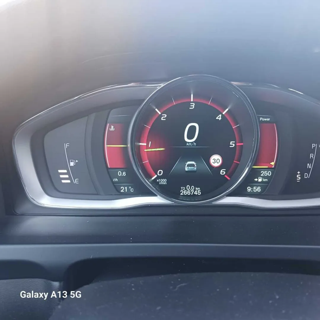 VOLVO V60 ILS-553 carousel image