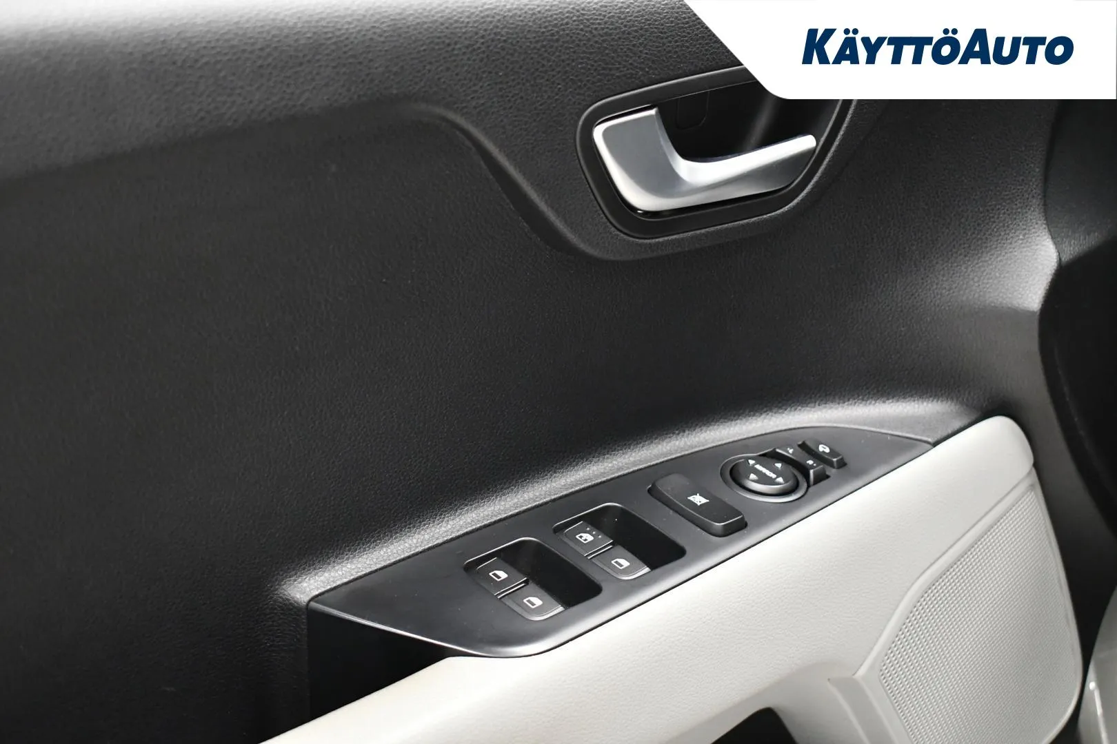 KIA Stonic COS-399 carousel image