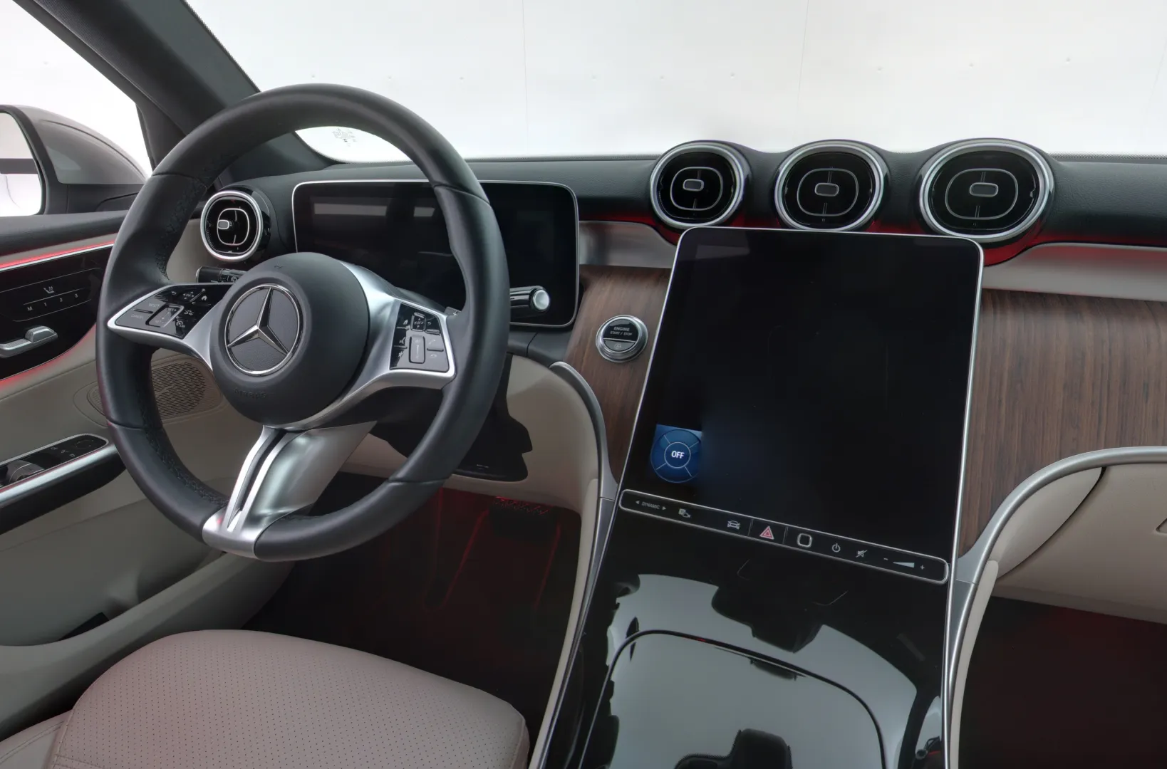 MERCEDES-BENZ GLC KUP-947 carousel image