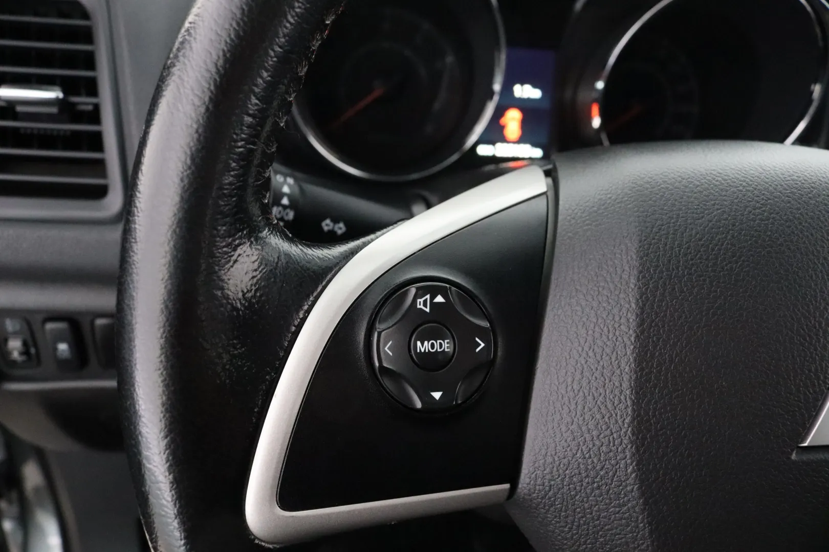 MITSUBISHI ASX LMK-655 carousel image