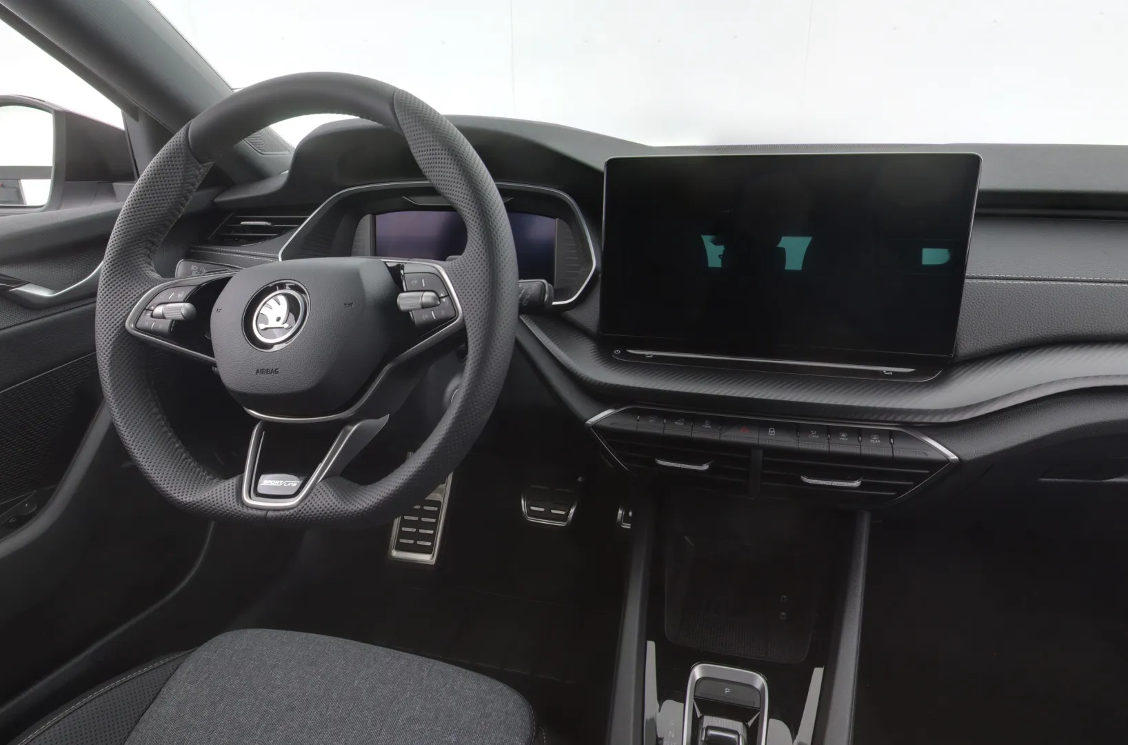 Skoda Octavia CRZ-799 carousel image