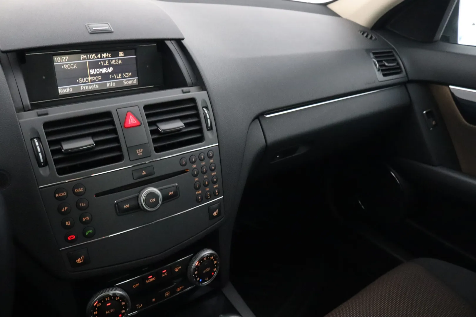 MERCEDES-BENZ C HJY-217 carousel image