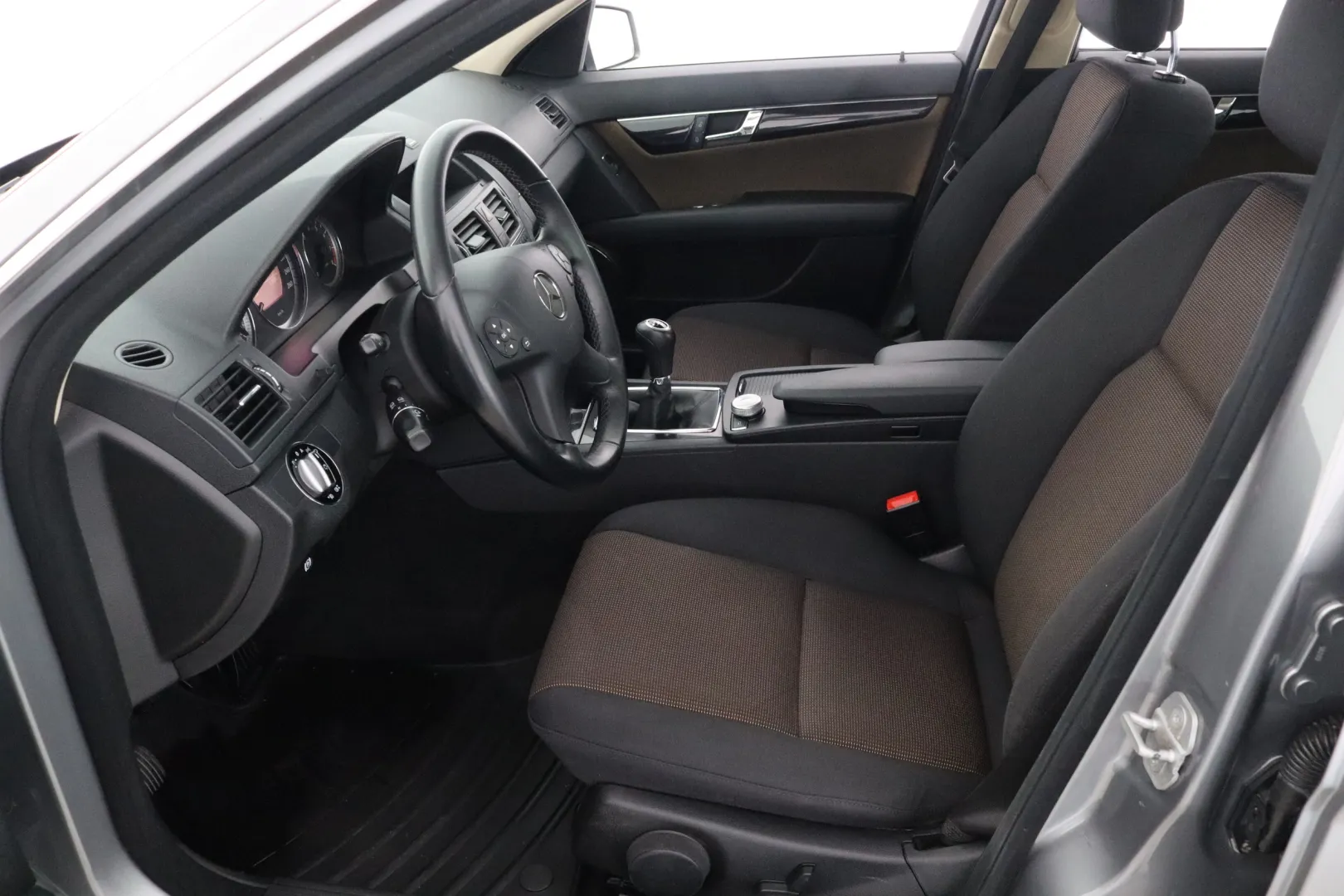 MERCEDES-BENZ C HJY-217 carousel image