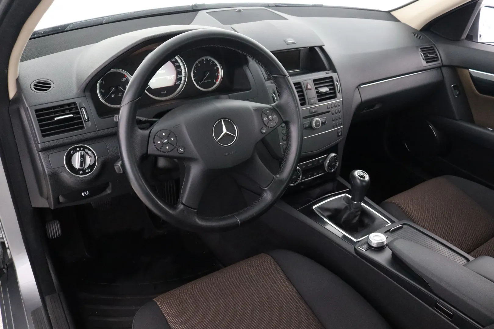 MERCEDES-BENZ C HJY-217 carousel image