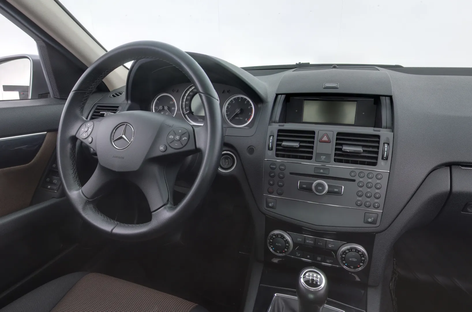 MERCEDES-BENZ C HJY-217 carousel image
