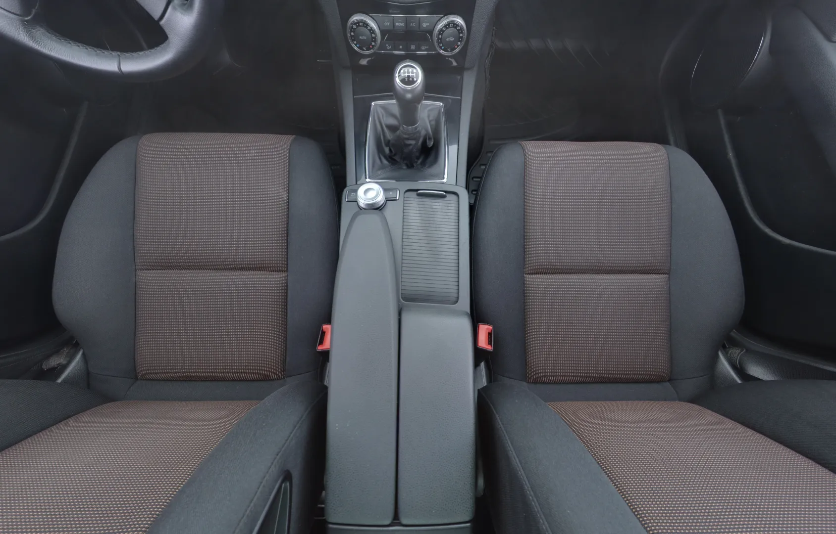 MERCEDES-BENZ C HJY-217 carousel image