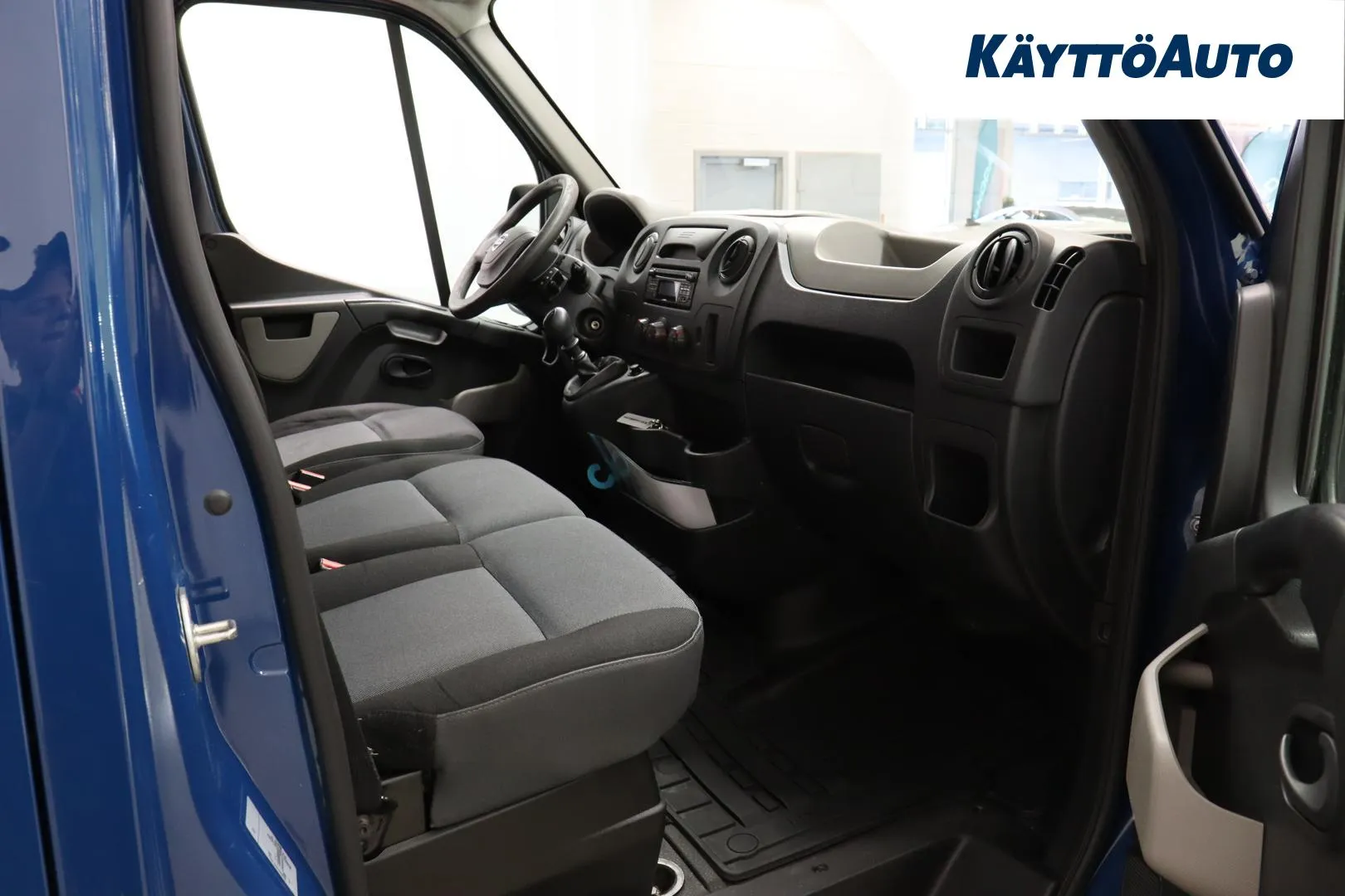 Nissan NV400 SLP-245 carousel image