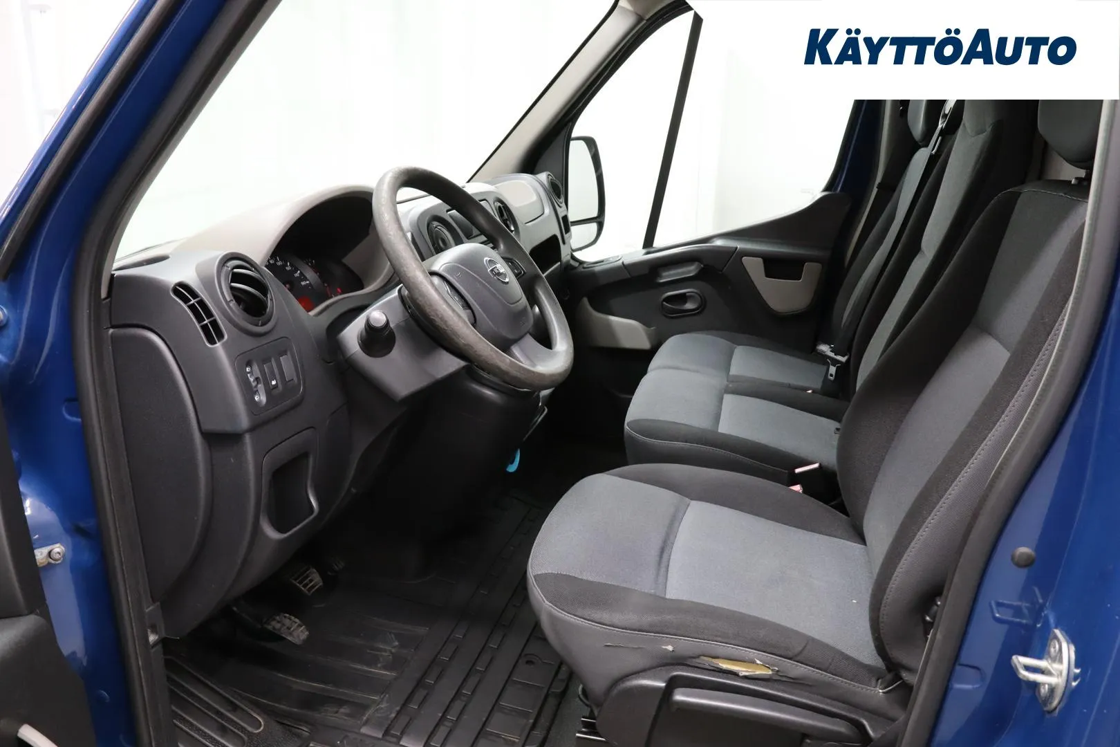 Nissan NV400 SLP-245 carousel image