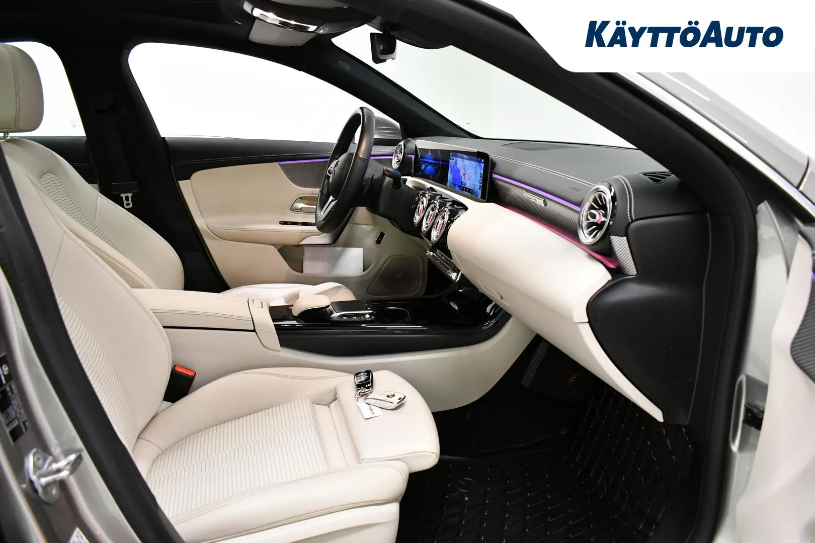 MERCEDES-BENZ CLA YXH-936 carousel image