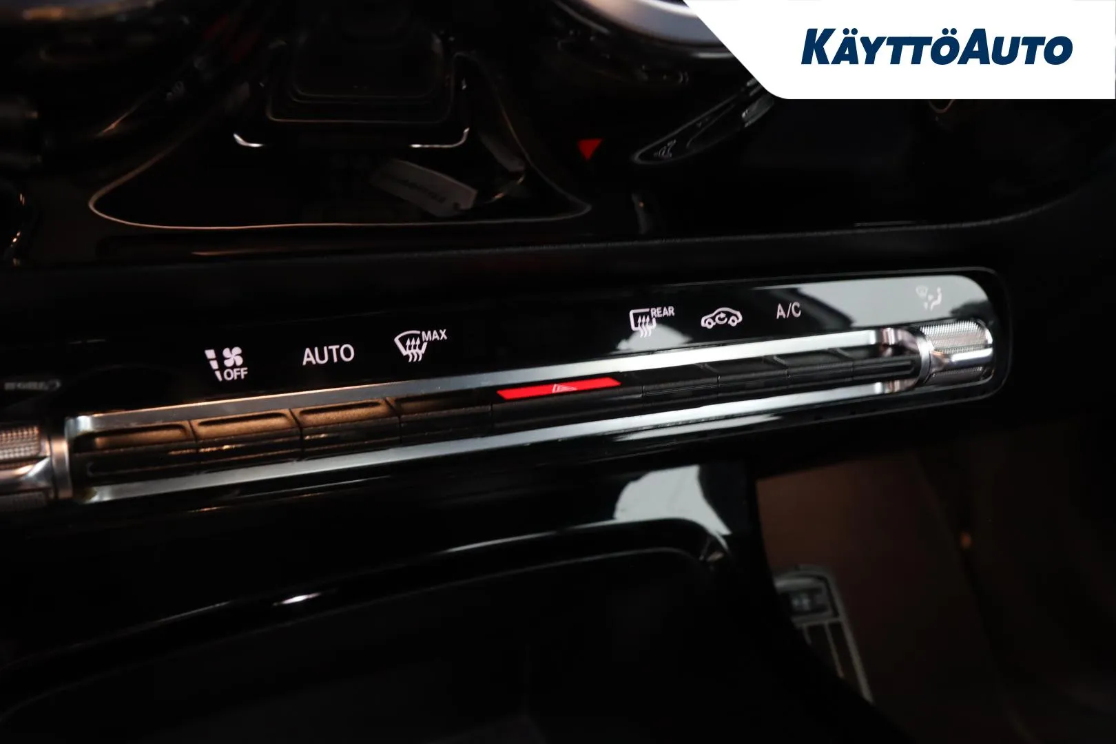Mercedes-Benz A LOO-758 carousel image