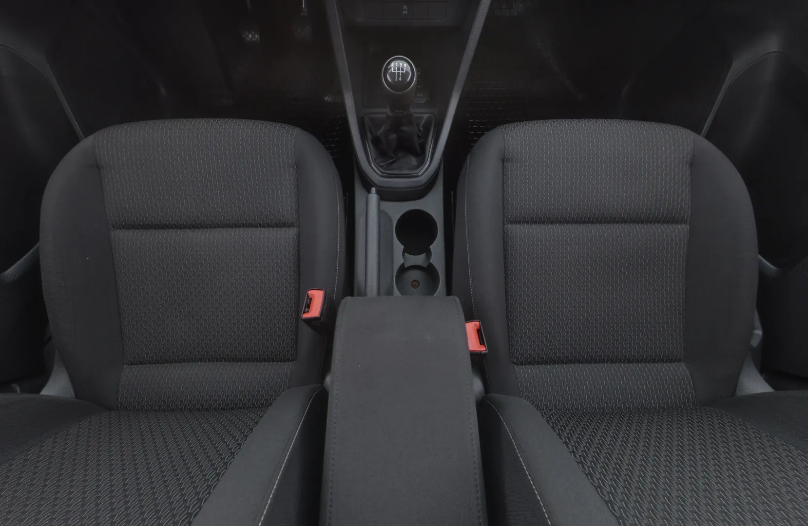 VOLKSWAGEN Caddy Maxi KSA-821 carousel image